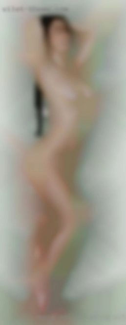 Ample men or woman ho to dating sites  the front.