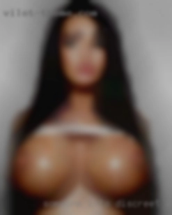 Someone into discreet clubs in Toronto fun.